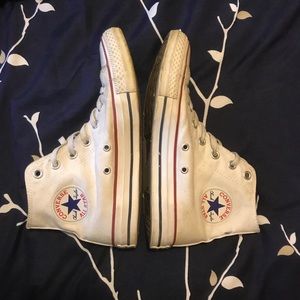 White converse (accepting offers!!)